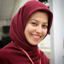 مونا ناصری
